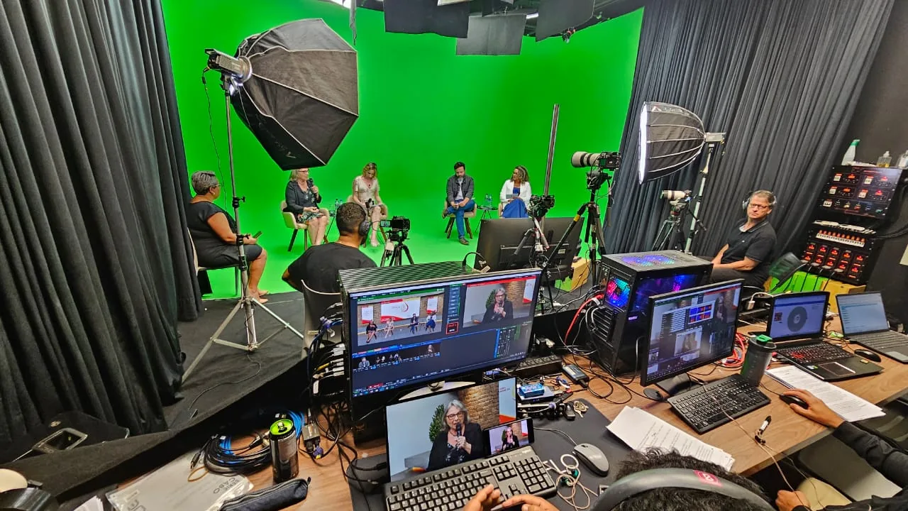 Estrutura profissional de live streaming multicâmera